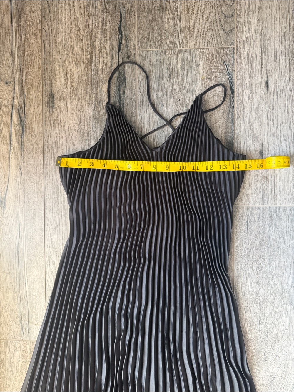 Elegant Black Pleated Maxi Dress with Spaghetti Straps - Picture 9 of 9